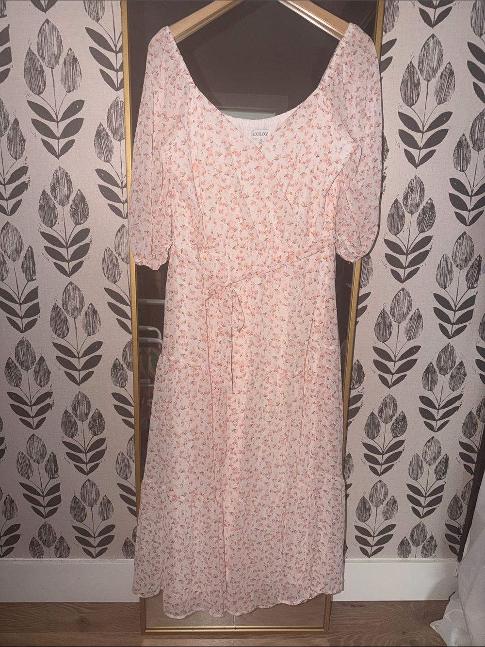 Luxology Blush Pink Floral Midi Dress